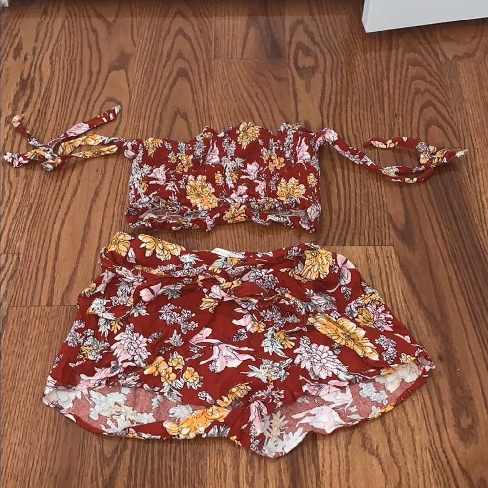 shorts and crop floral outfit